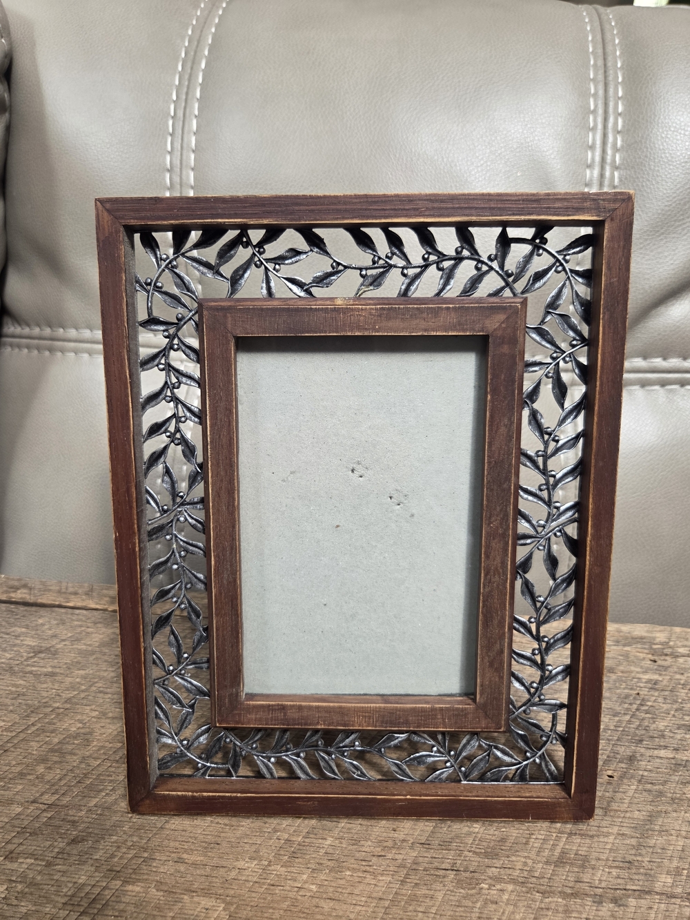 Vintage Ganz Wood and Pierced Metal Olive Branch Picture Frame ~ Bin 1F
